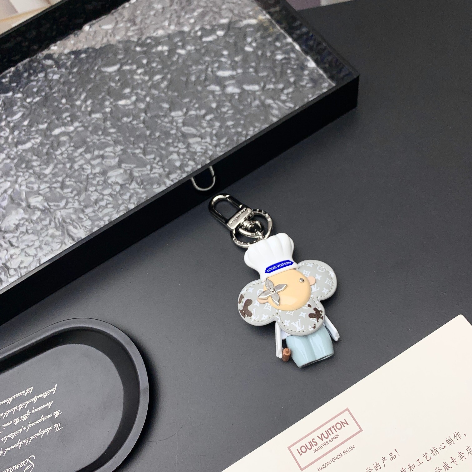 Louis Vuitton Accessories KC828004