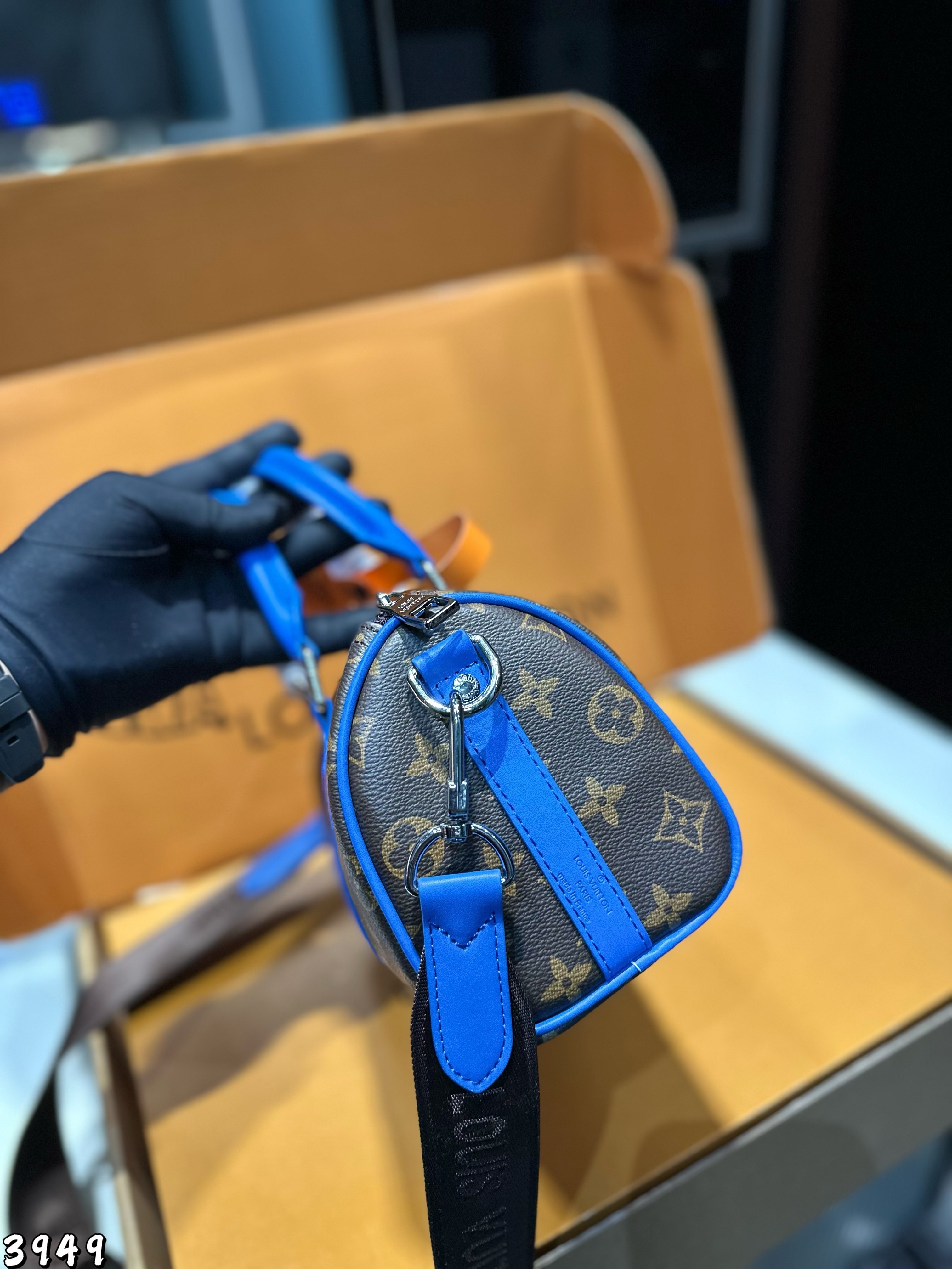 Louis Vuitton Bag BG868062