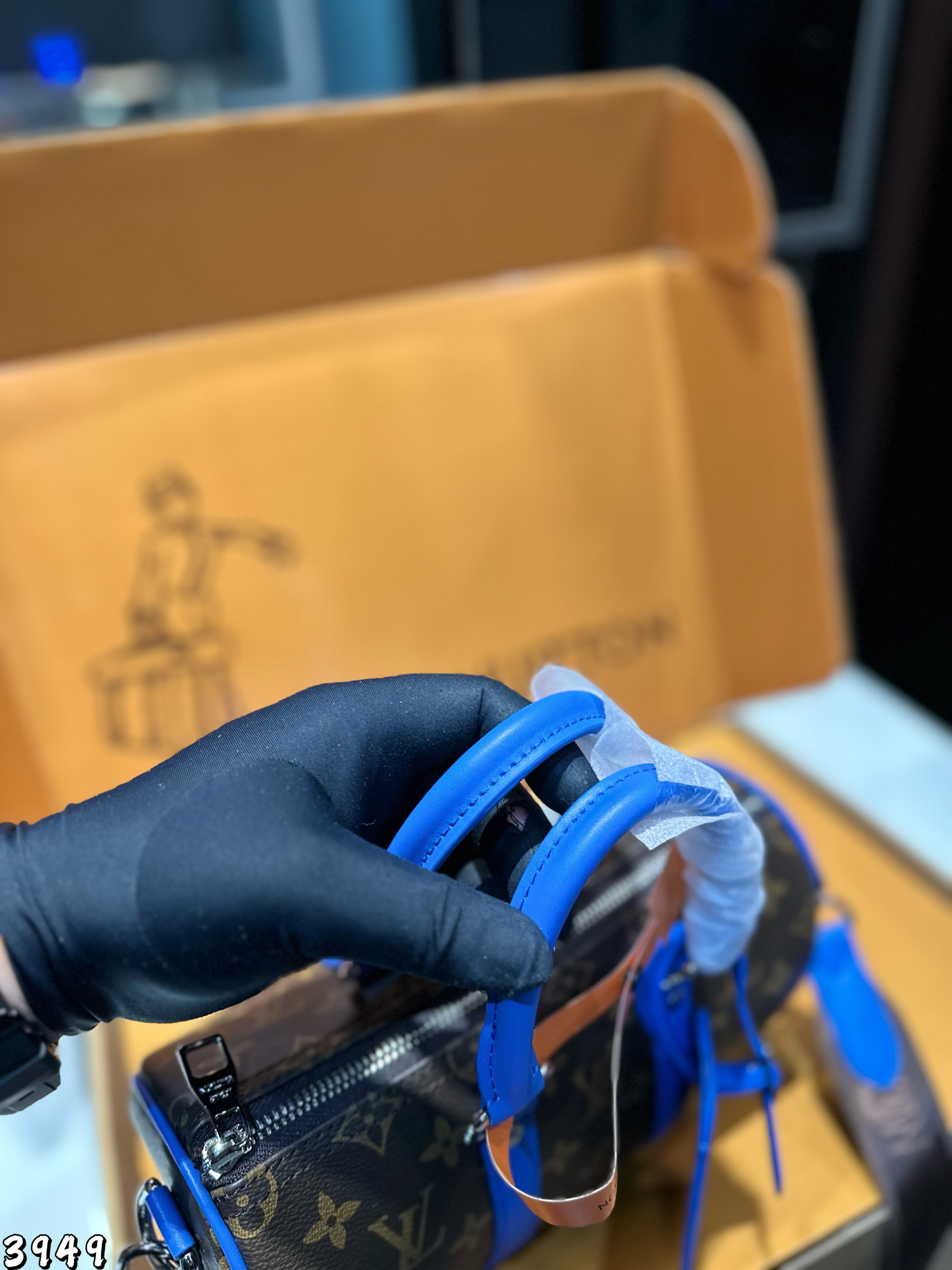 Louis Vuitton Bag BG868062