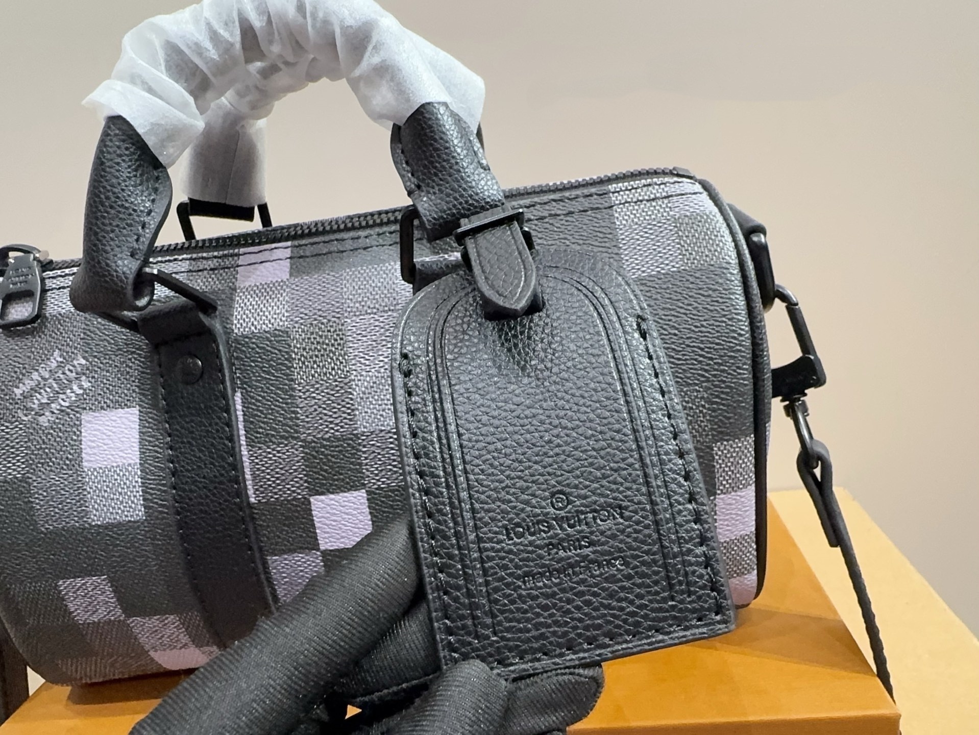 Louis Vuitton Bag BG868052
