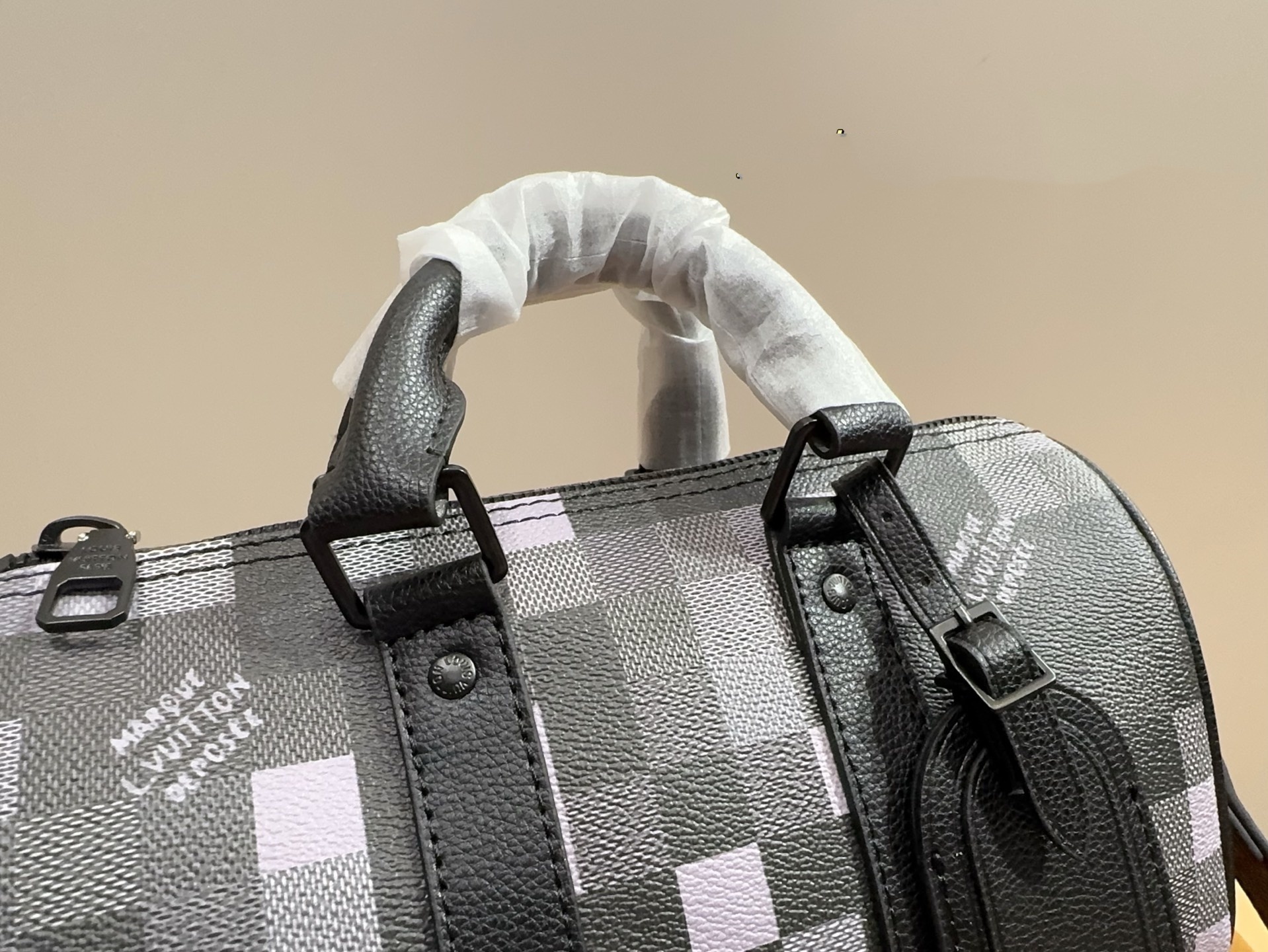 Louis Vuitton Bag BG868052