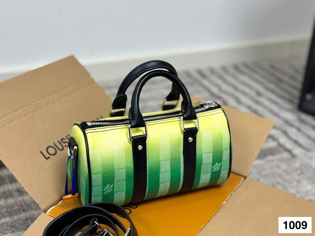 Louis Vuitton Bag BG868064