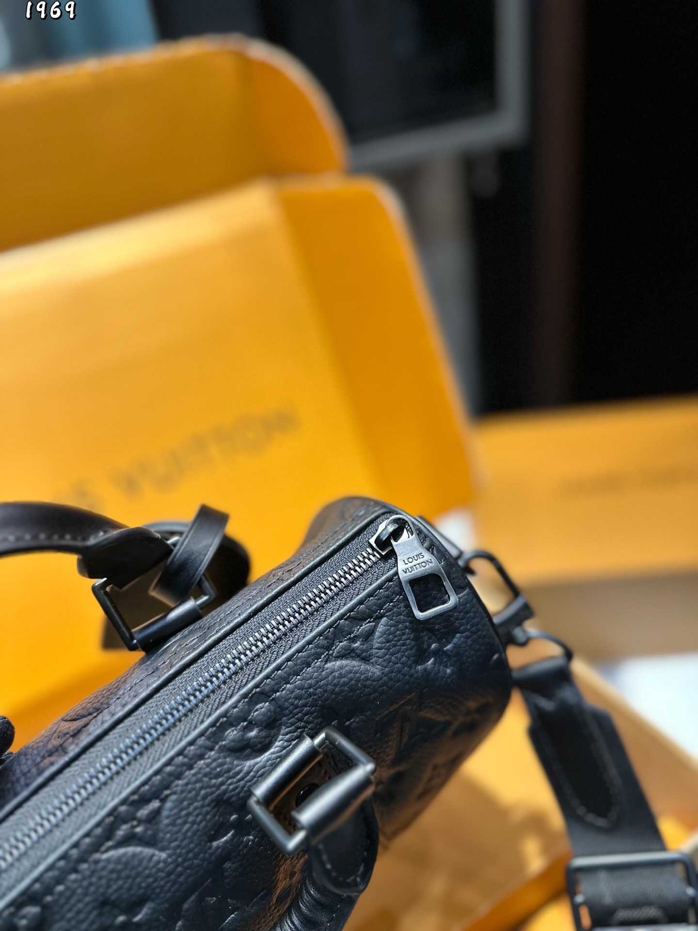 Louis Vuitton Bag BG868054