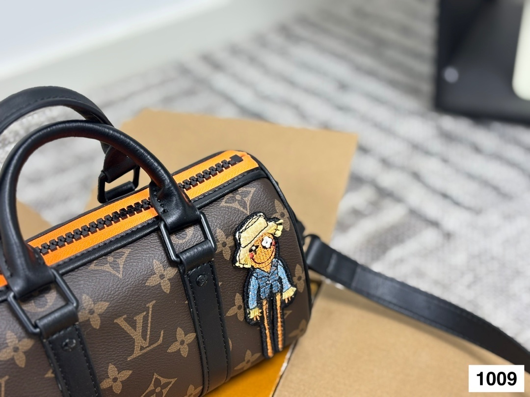 Louis Vuitton Bag BG868063