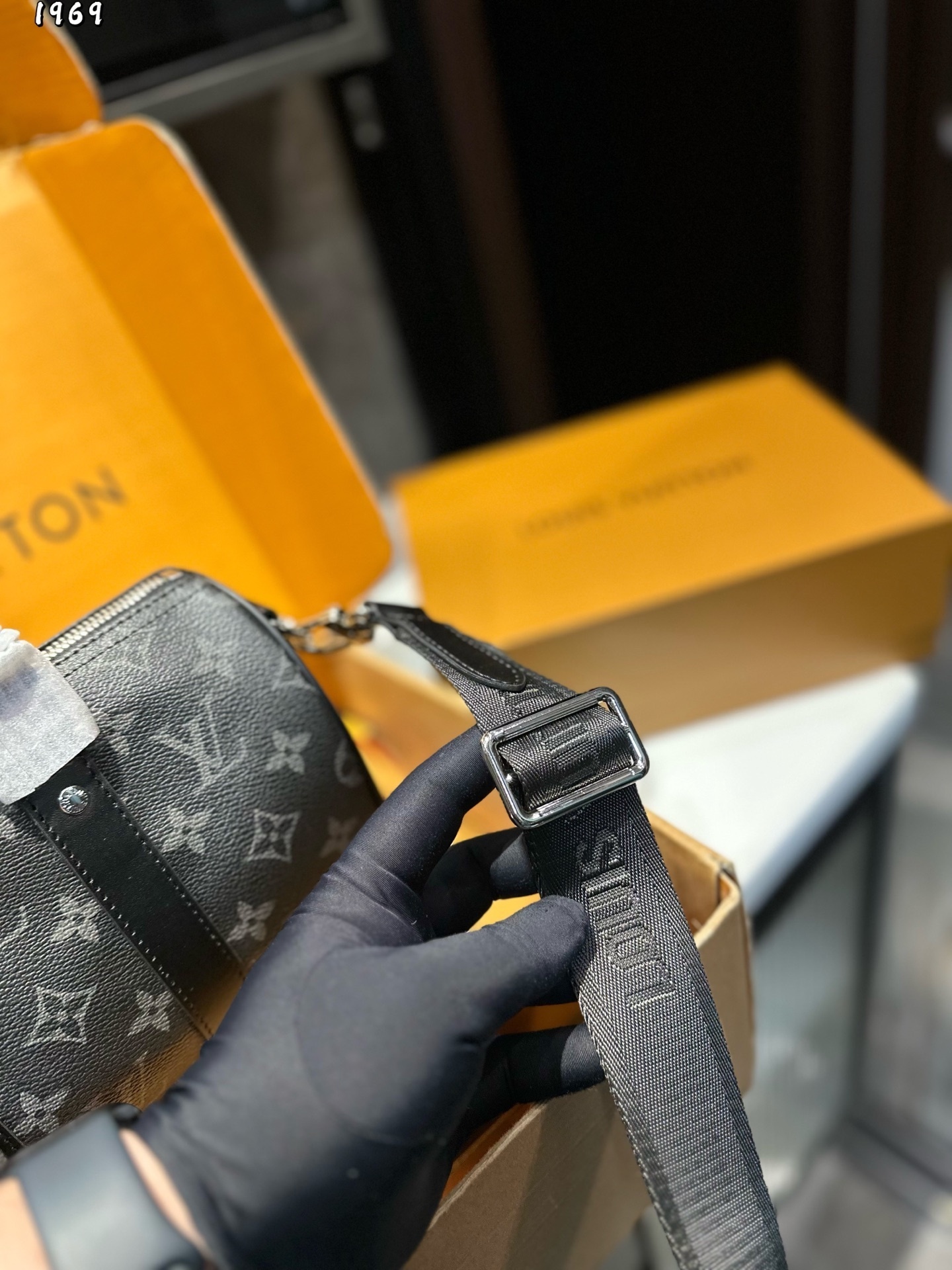 Louis Vuitton Bag BG868053