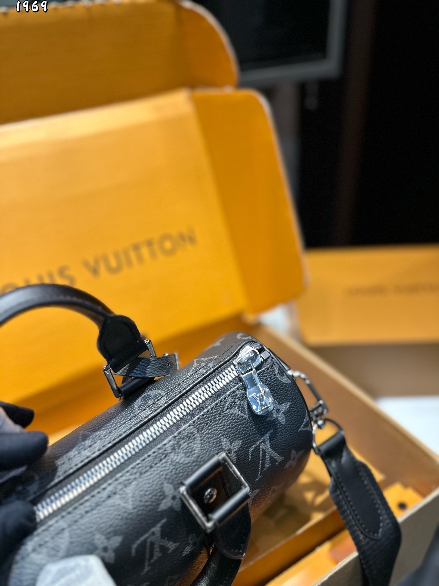 Louis Vuitton Bag BG868053