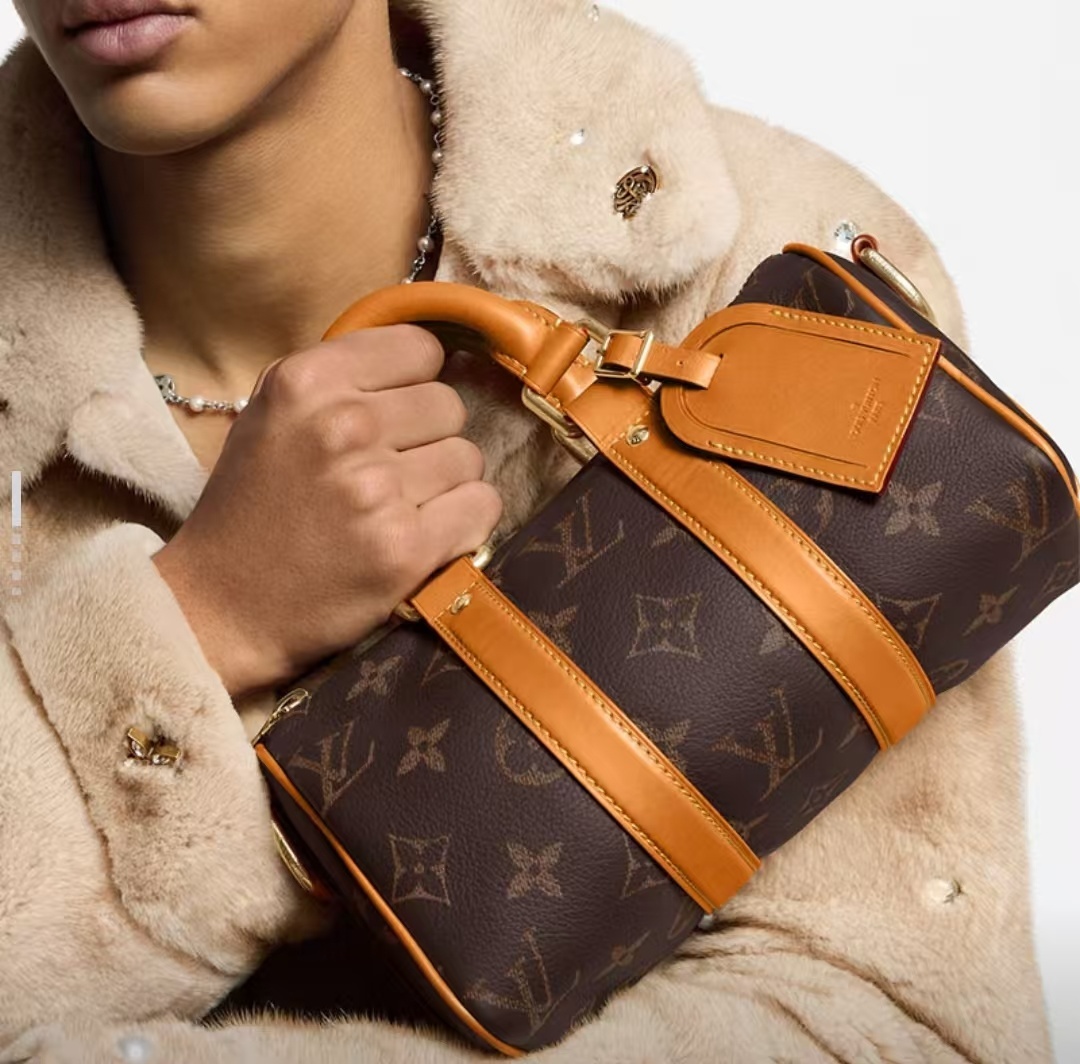 Louis Vuitton Bag BG868066