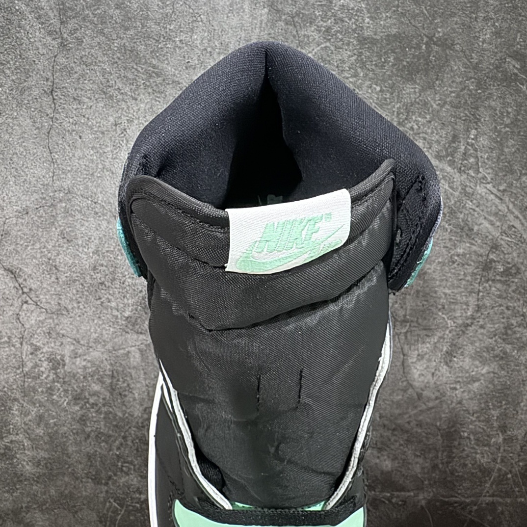 Nike Sneakers SH528406