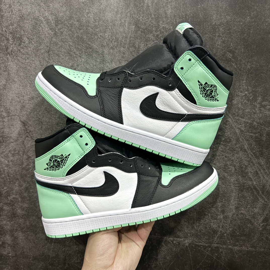 Nike Sneakers SH528406