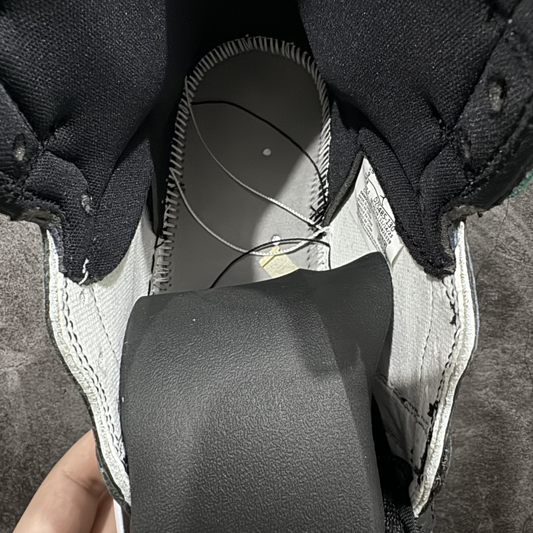 Nike Sneakers SH528406