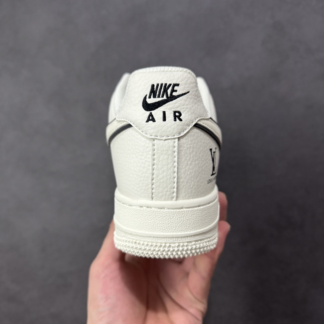 Nike Sneakers SH528337