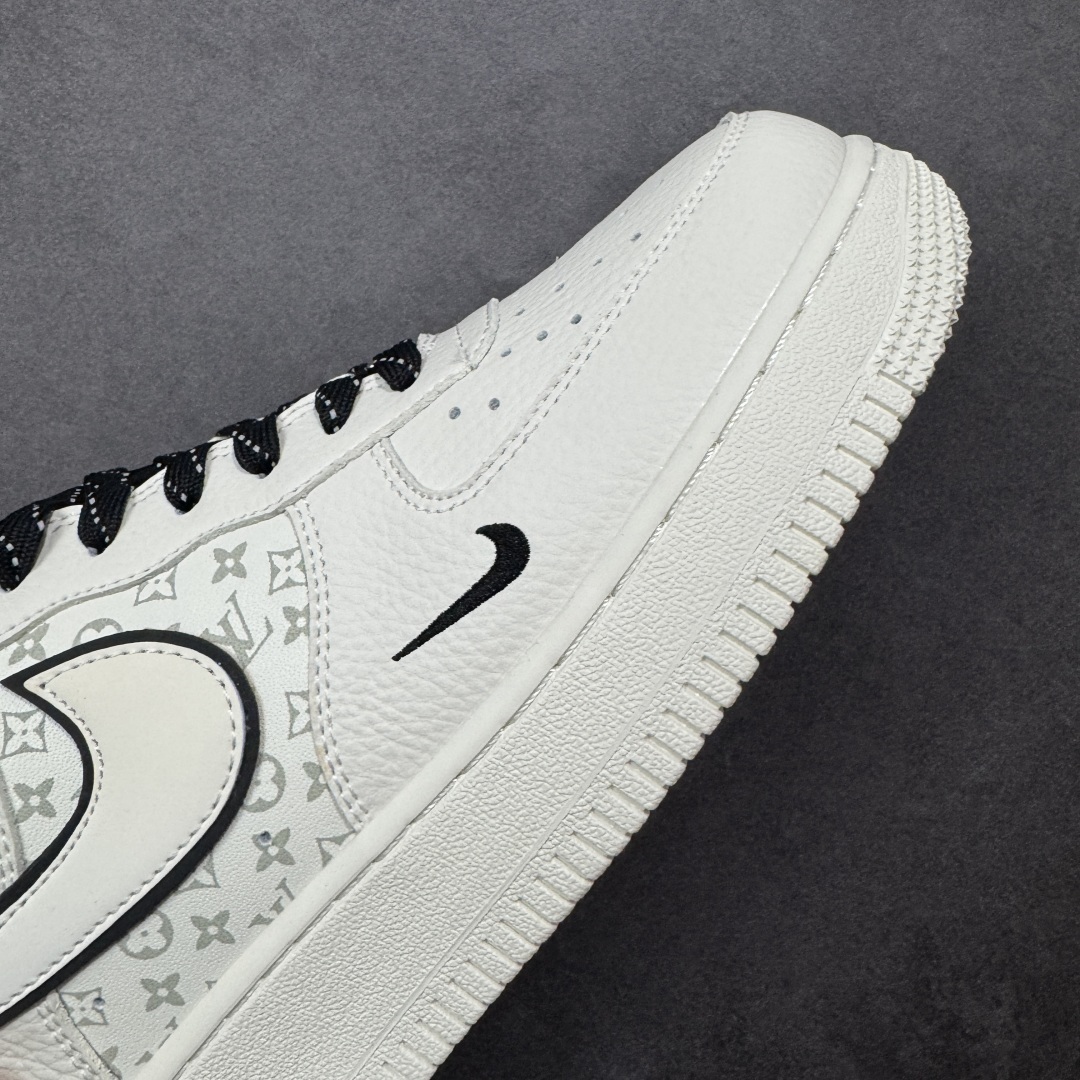 Nike Sneakers SH528337