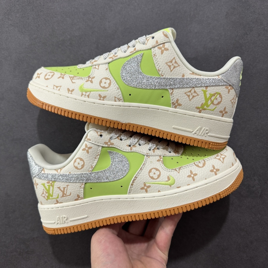 Nike Sneakers SH528351