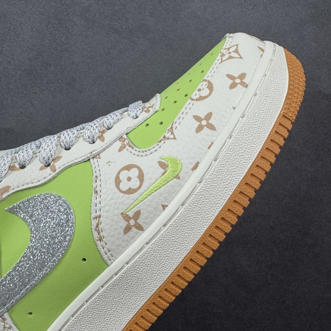 Nike Sneakers SH528351