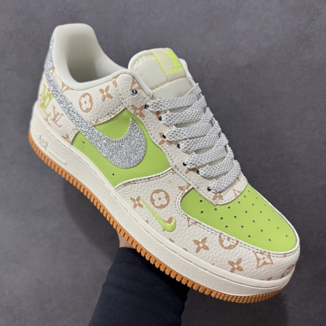 Nike Sneakers SH528351