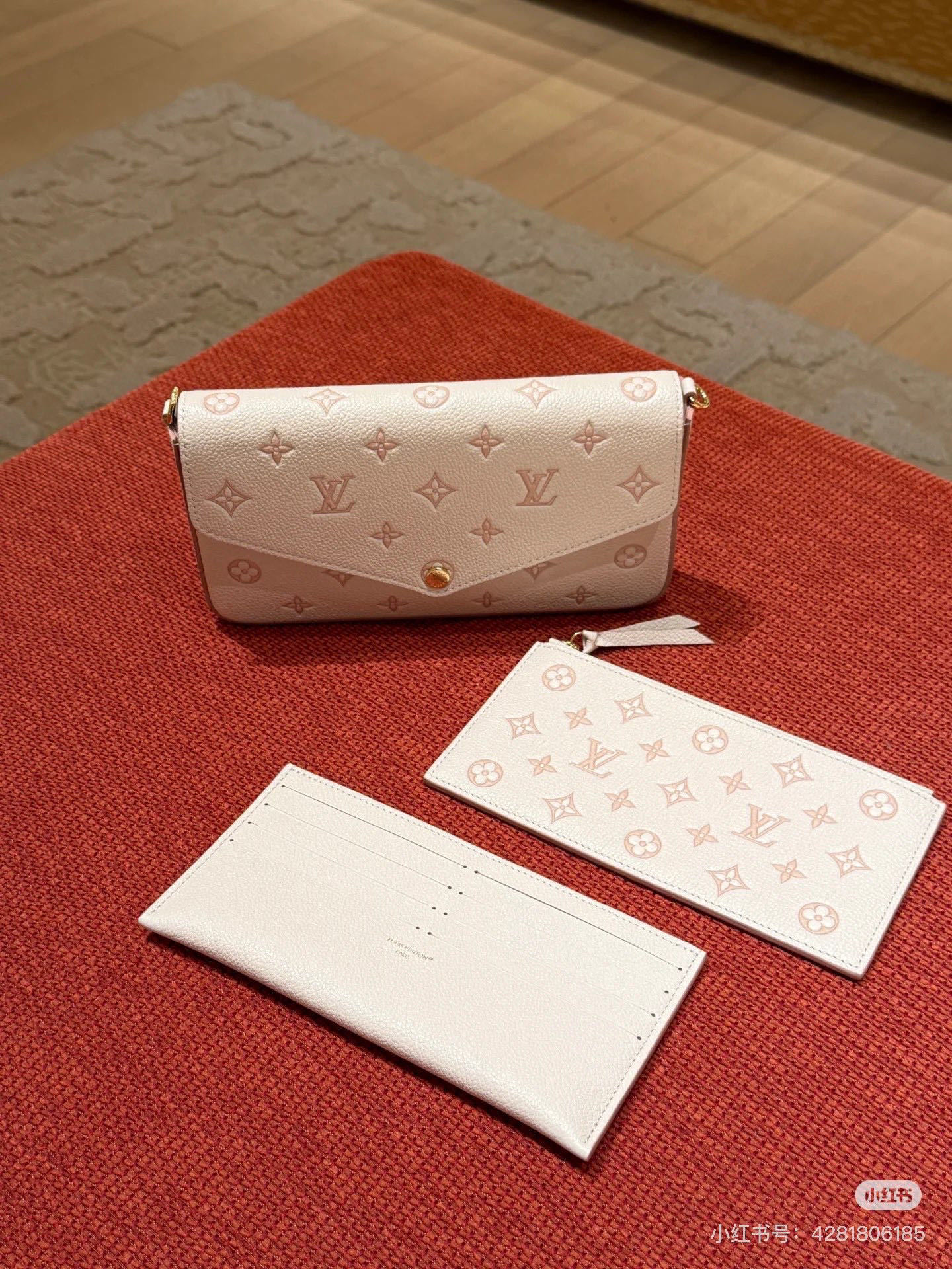 Louis Vuitton Bag BG868016