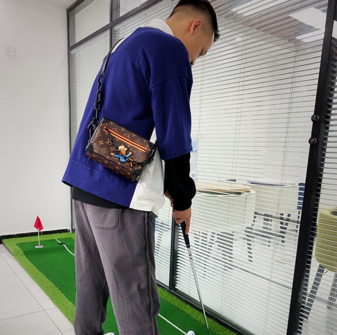 小盒子斜挎包 M80159