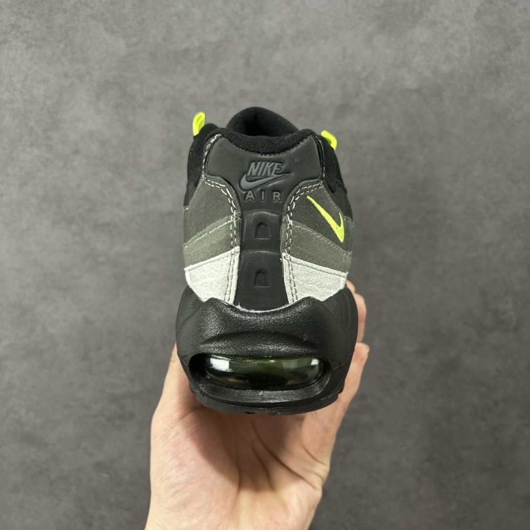 Nike Sneakers SH528025