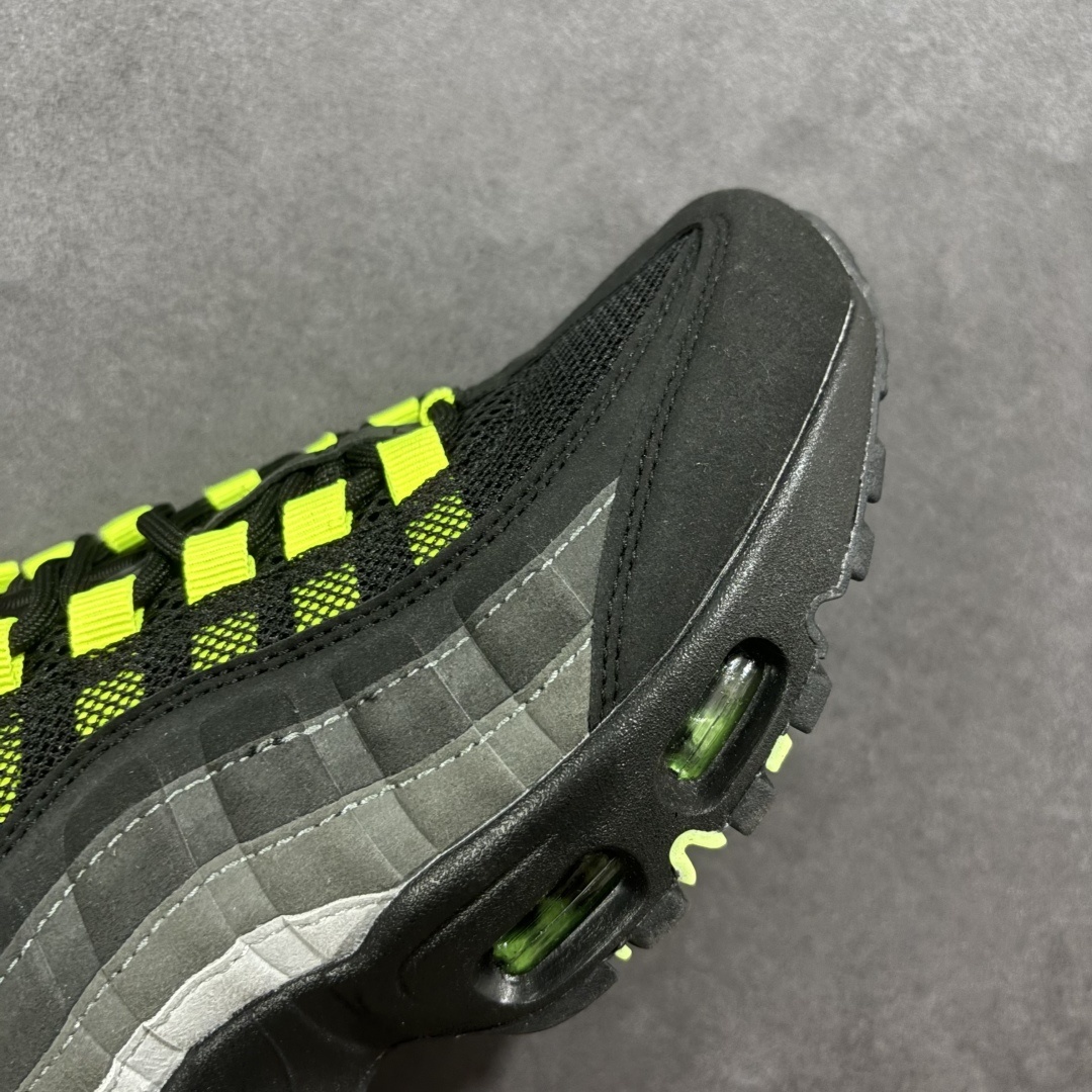 Nike Sneakers SH528025