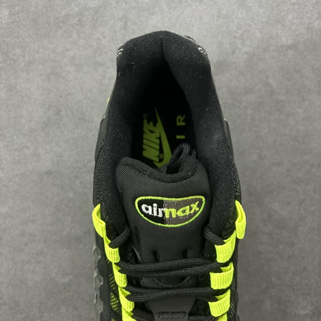 Nike Sneakers SH528025