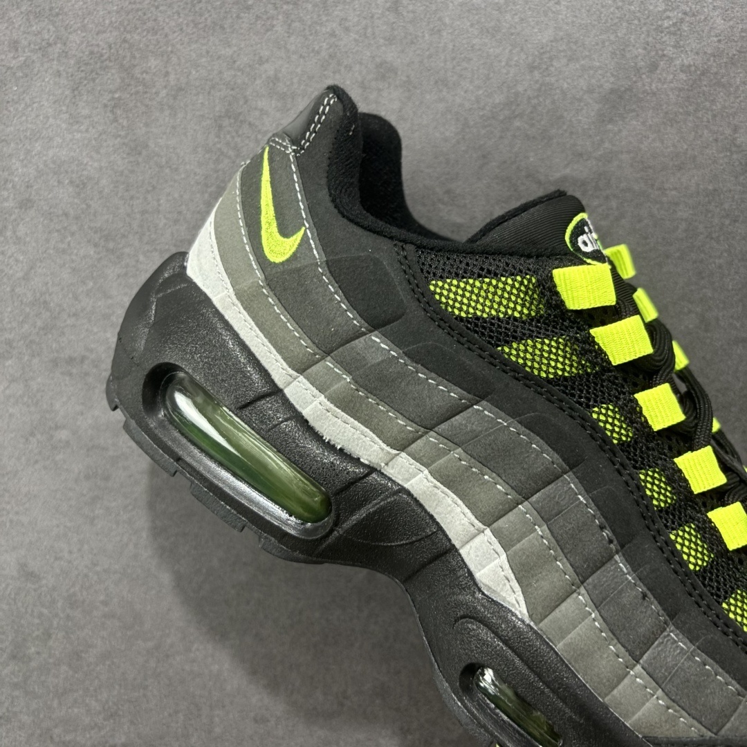 Nike Sneakers SH528025