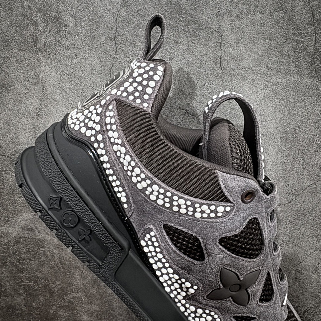 Louis Vuitton Sneakers SH528116