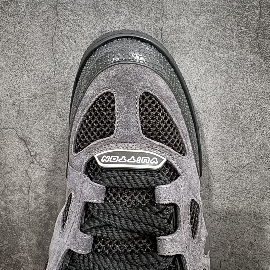 Louis Vuitton Sneakers SH528116