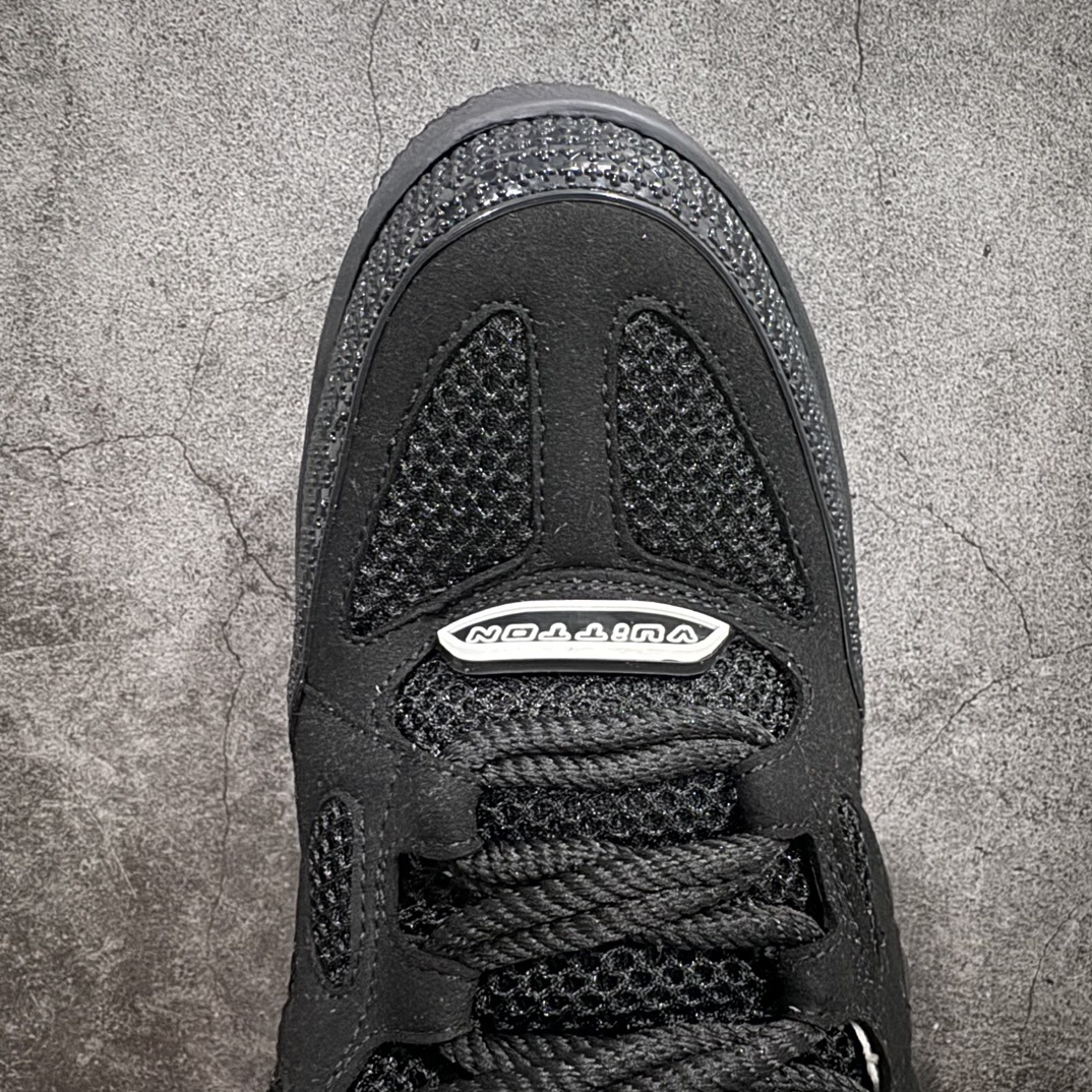 Louis Vuitton Sneakers SH528113