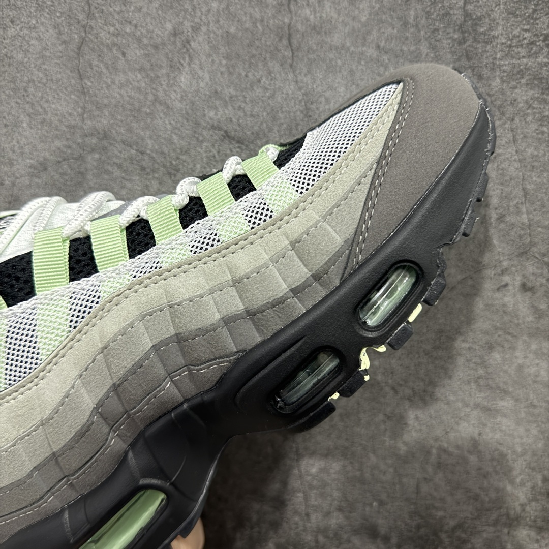 Nike Sneakers SH528018