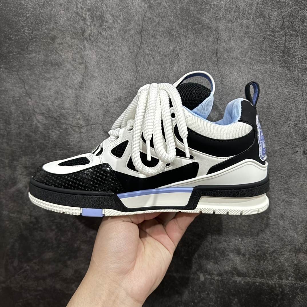 Louis Vuitton Sneakers SH528110