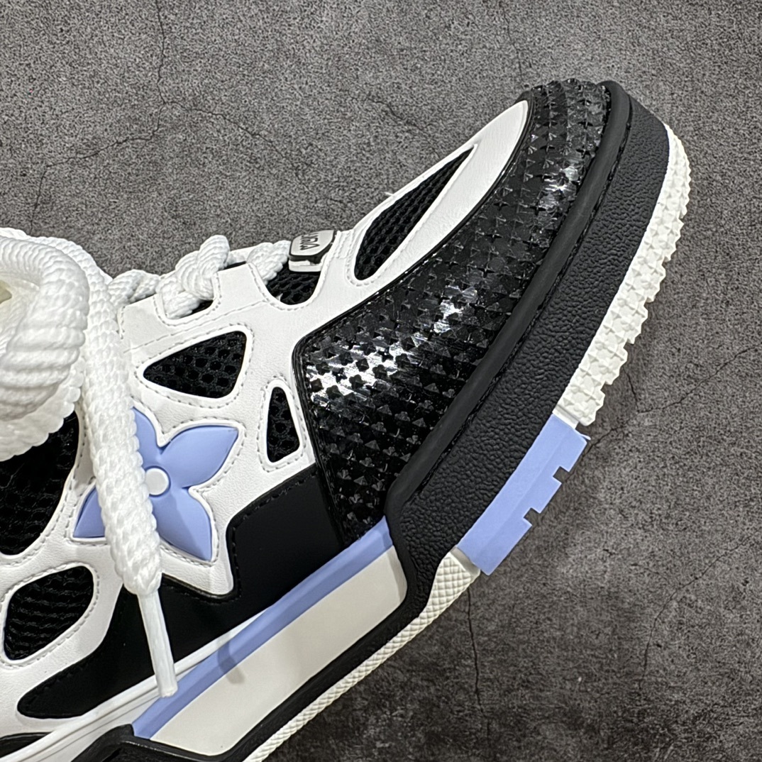 Louis Vuitton Sneakers SH528110