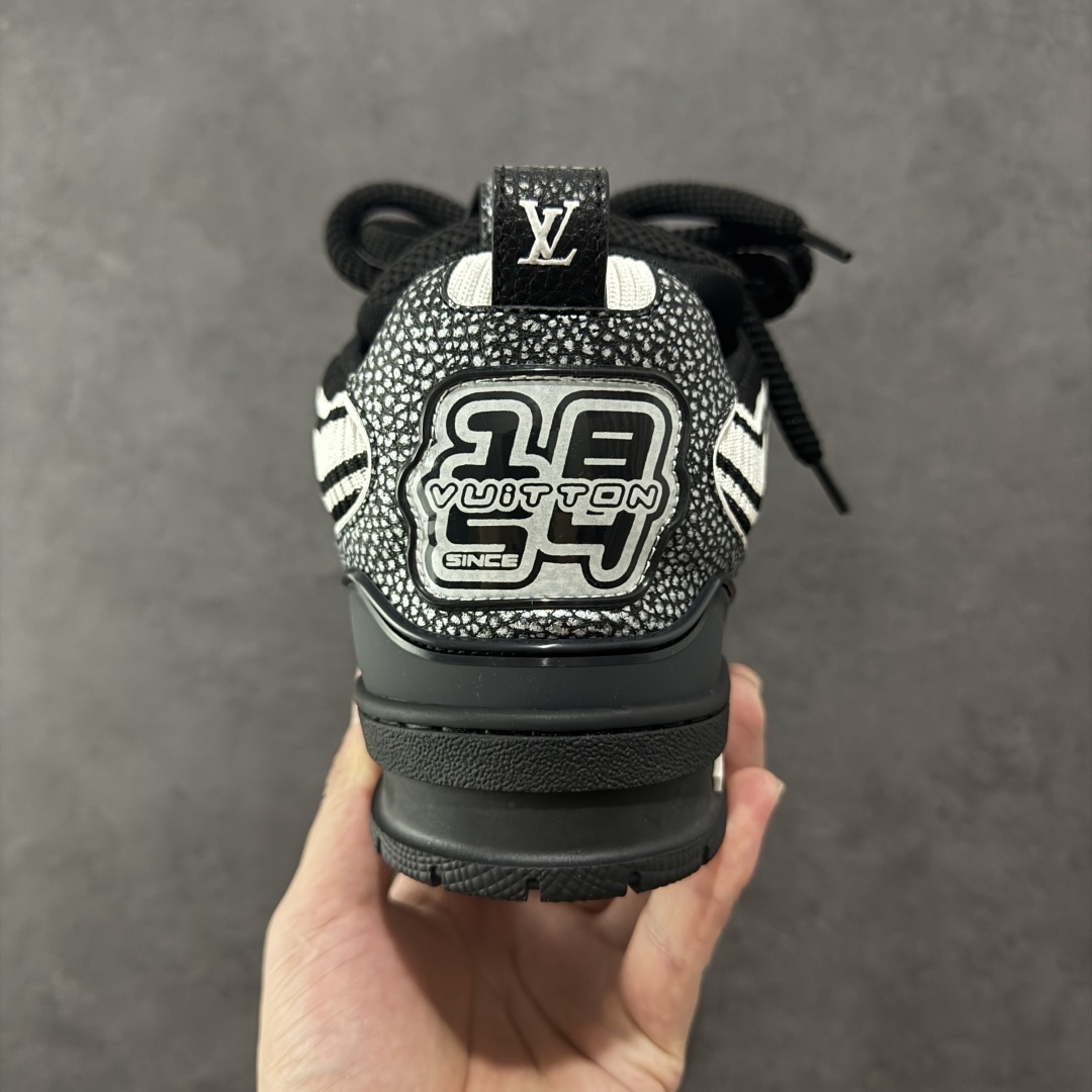 Louis Vuitton Sneakers SH528097