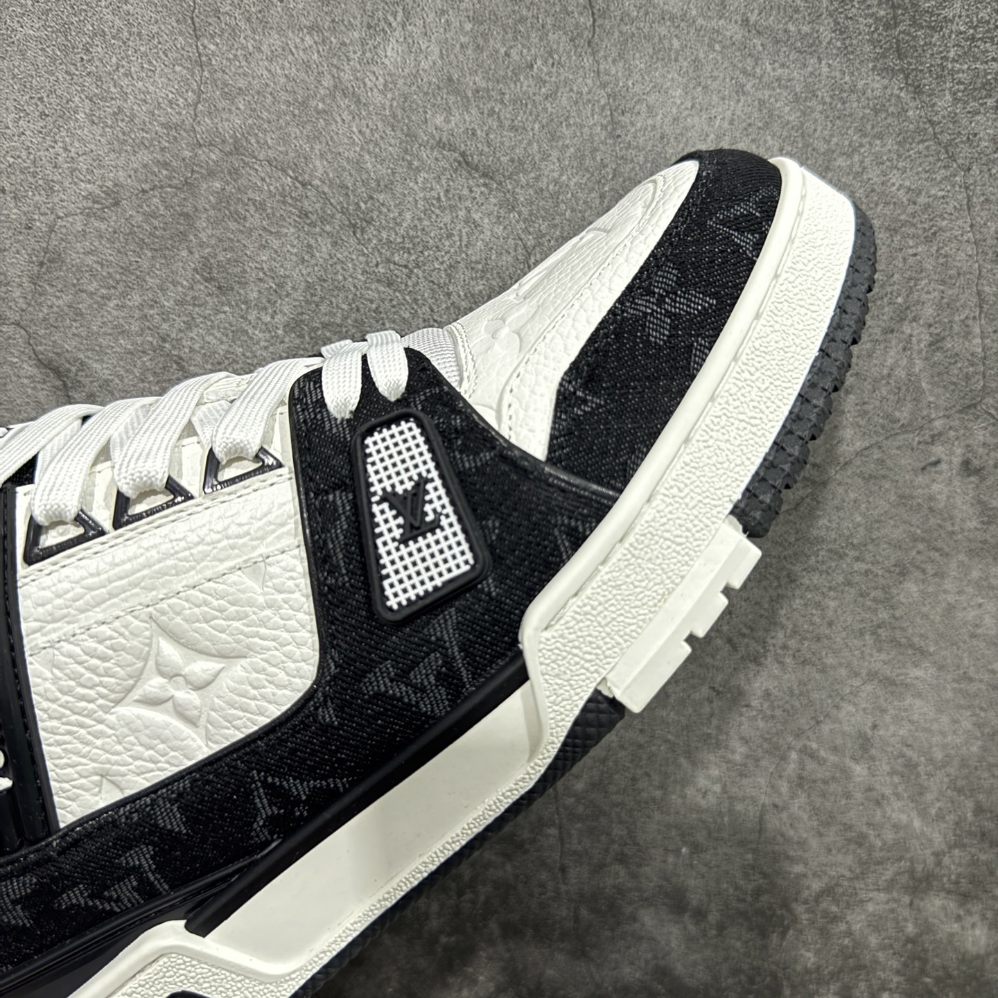 Louis Vuitton Sneakers T538004