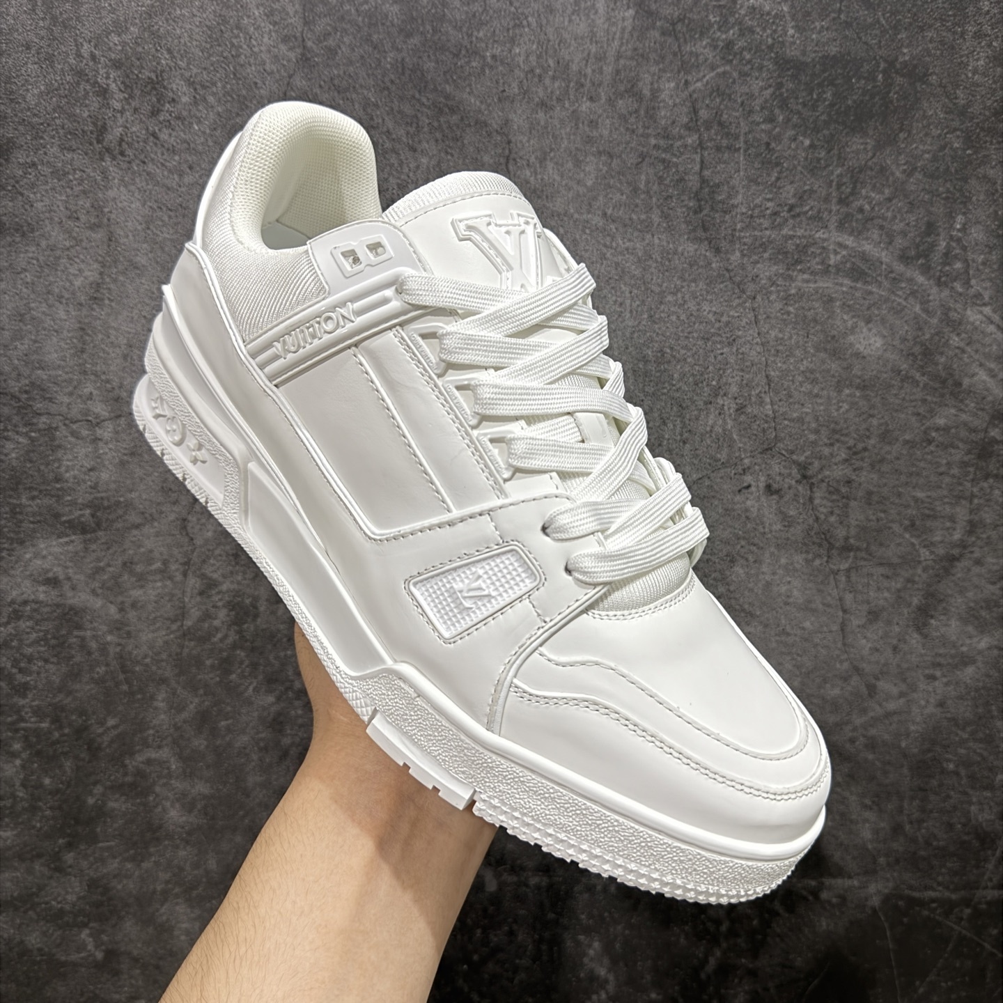 Louis Vuitton Sneakers T538008