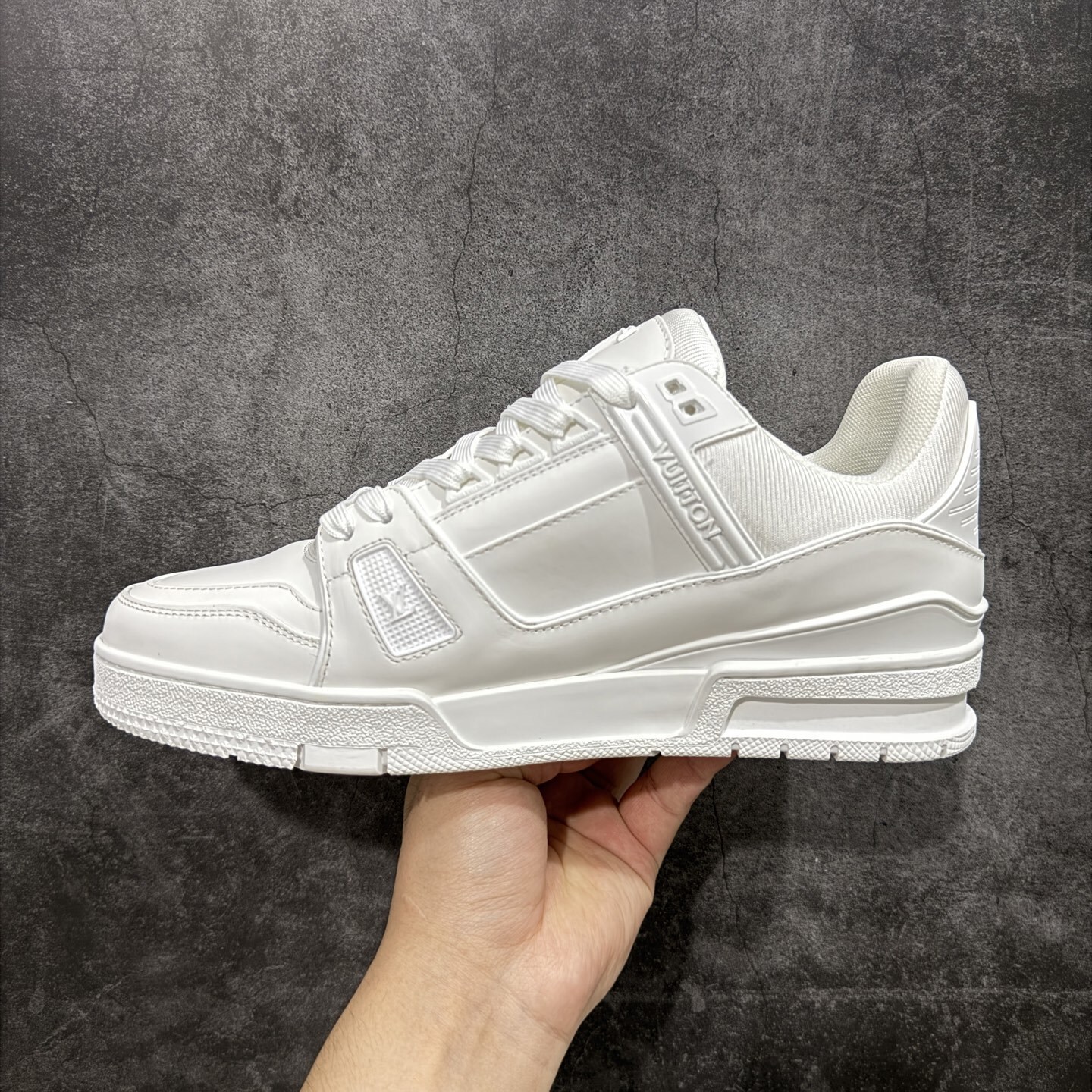 Louis Vuitton Sneakers T538008