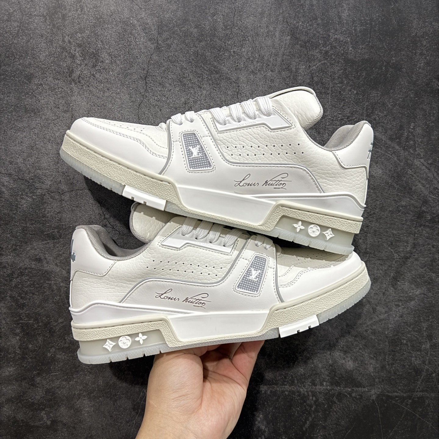 Louis Vuitton Sneakers T538002