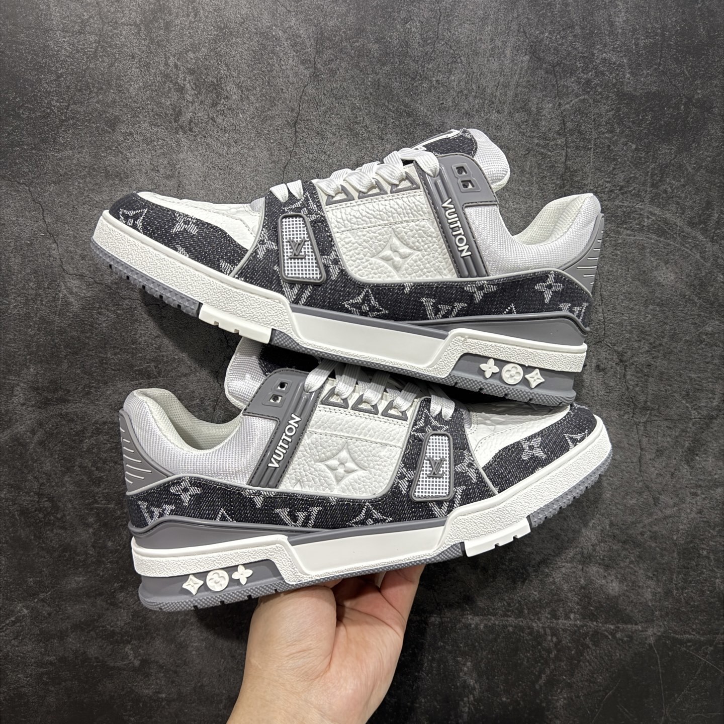 Louis Vuitton Sneakers T538003