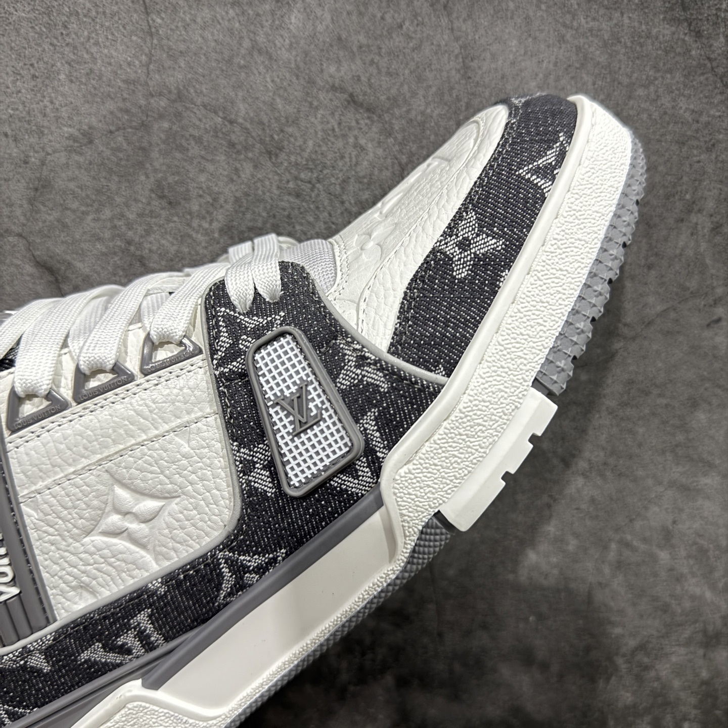 Louis Vuitton Sneakers T538003
