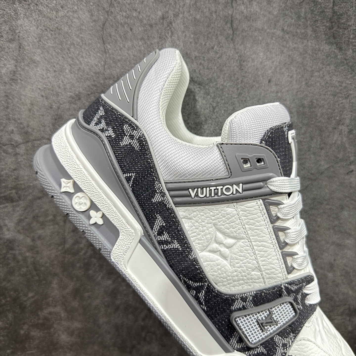 Louis Vuitton Sneakers T538003