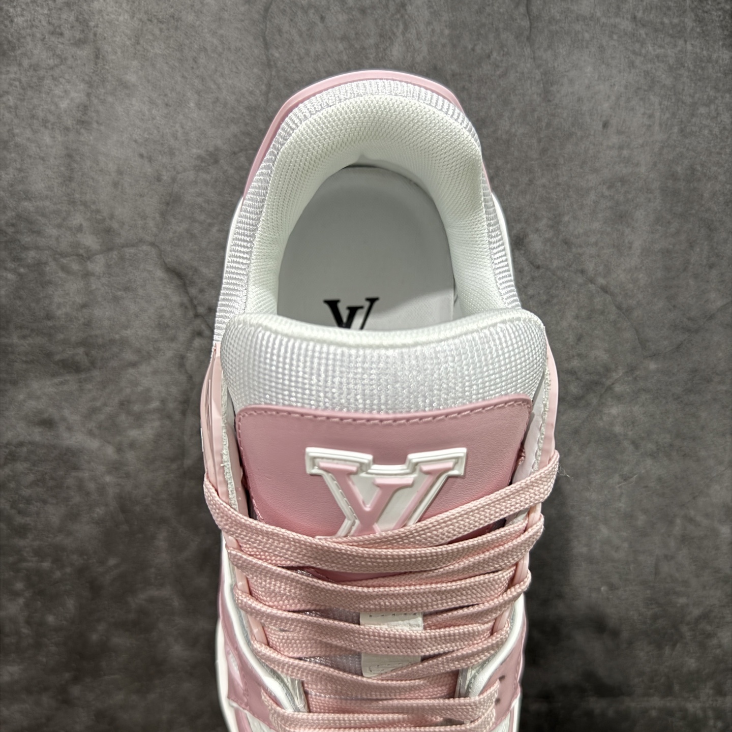 Louis Vuitton Sneakers T538005