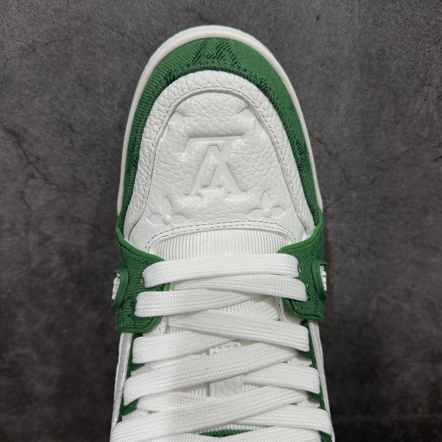 Louis Vuitton Sneakers T538009