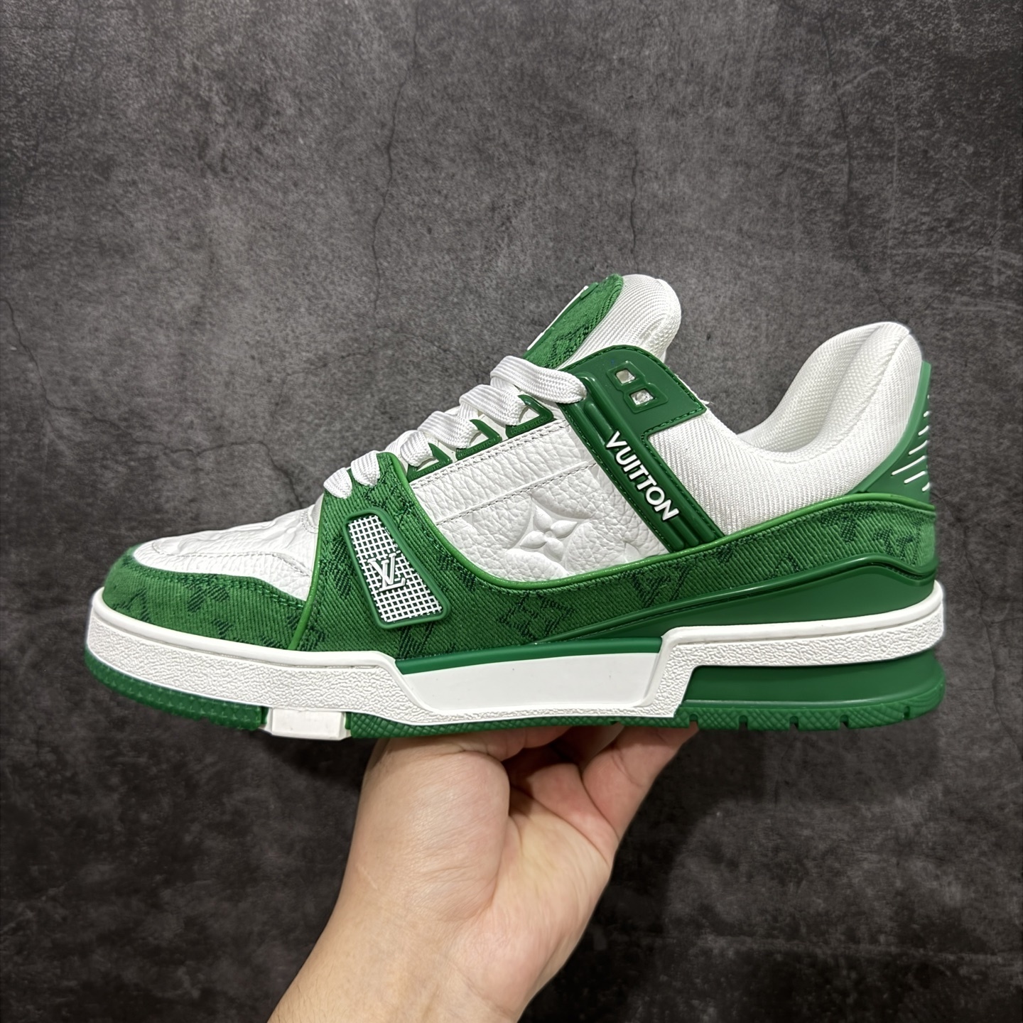 Louis Vuitton Sneakers T538009