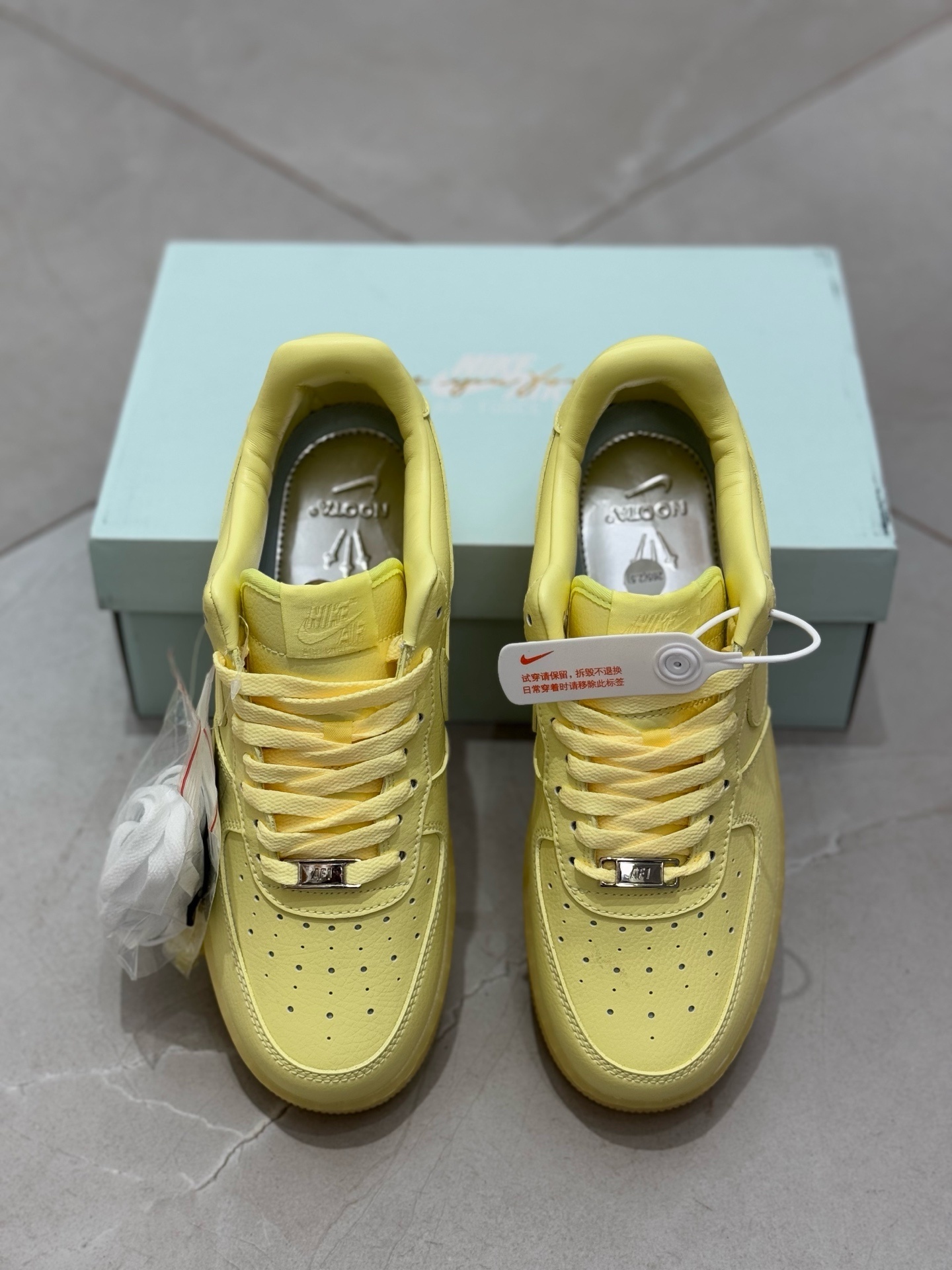 Nike Sneakers SH528002