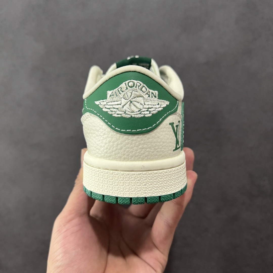 Jordan Sneakers SH528246