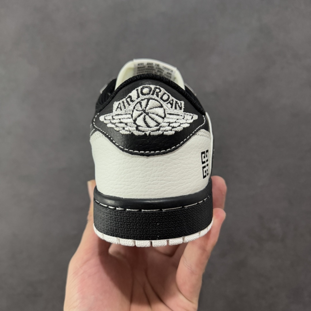 Jordan Sneakers SH528229