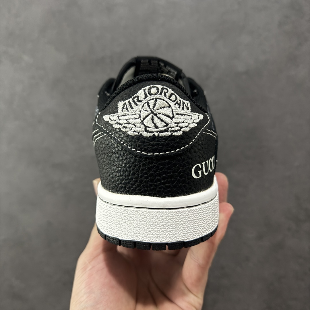 Jordan Sneakers SH528233