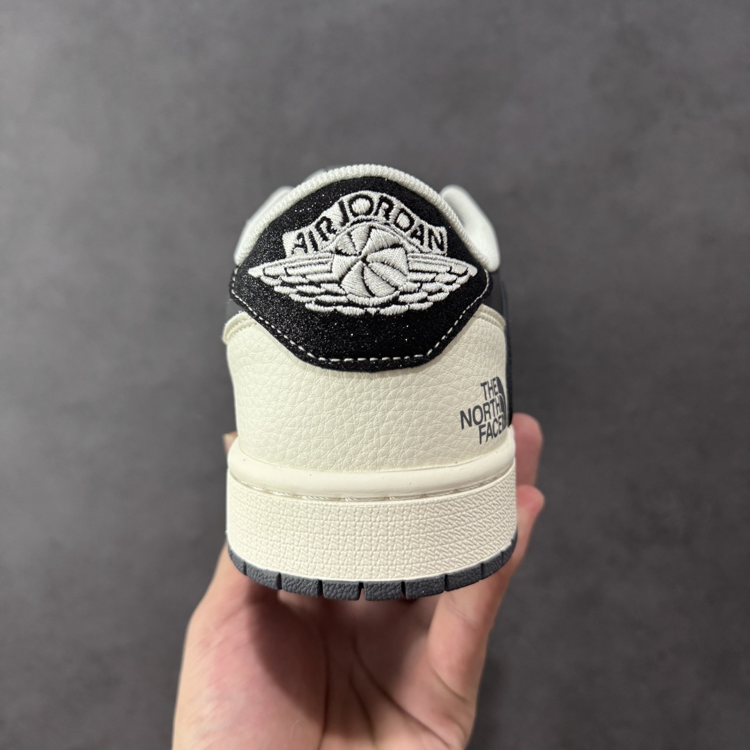 Jordan Sneakers SH528227