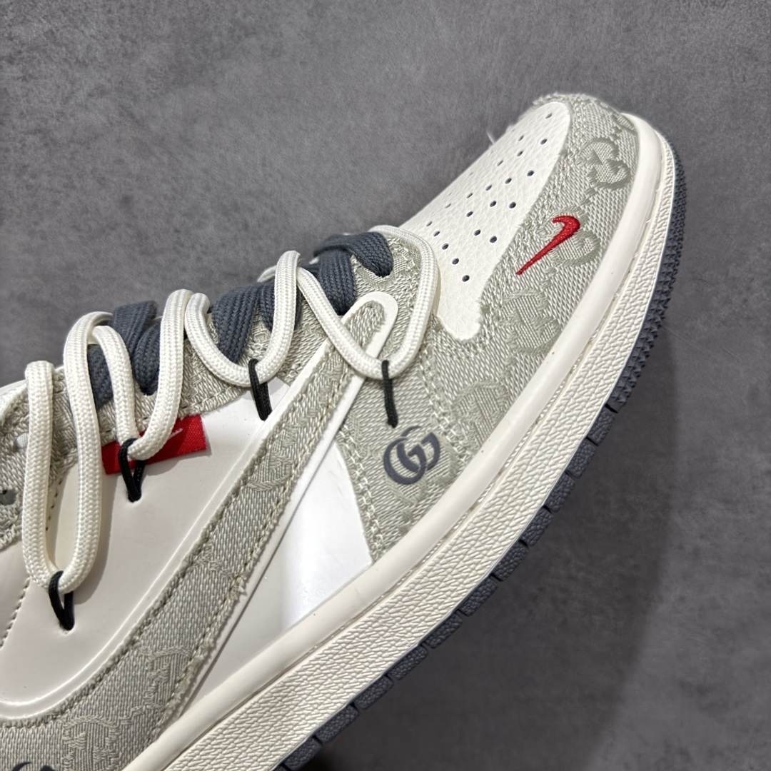 Jordan Sneakers SH528236