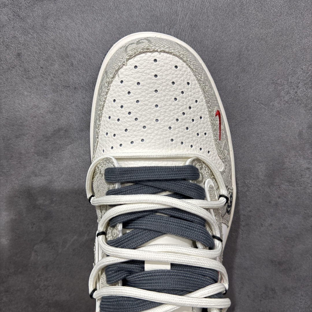 Jordan Sneakers SH528236