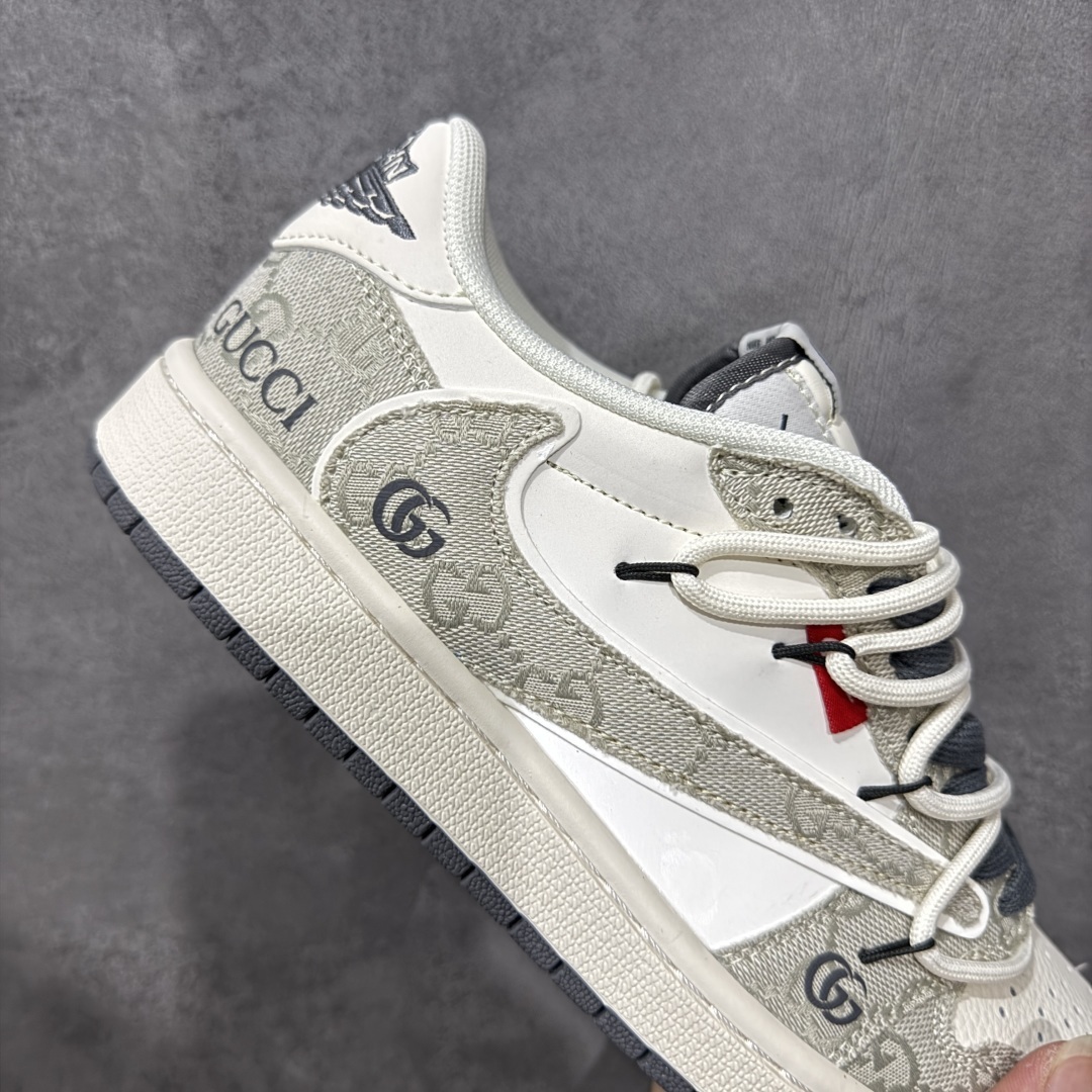 Jordan Sneakers SH528236